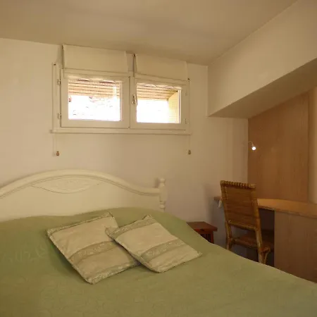 Lägenhet Studio 6 - A Quiet And Spacious Studio Flat In The Old Town *