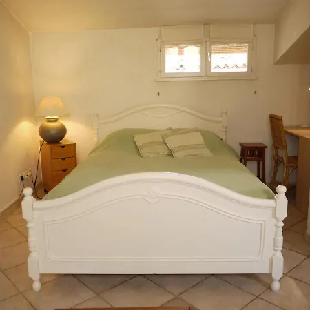 Studio 6 - A Quiet And Spacious Studio Flat In The Old Town Nice